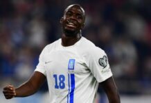 Η συγκινητική ανάρτηση Τεττέι μετά το ντεμπούτο του με την Εθνική: «Μαμά τα καταφέραμε!»