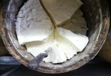 «SOS» για τη φέτα λόγω ευλογιάς – Τι γράφει το BBC για τον «λευκό χρυσό» της Ελλάδας