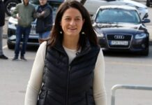 Πορεία του Ρουβίκωνα στο σπίτι της Κεραμέως για τα 13ωρα και τα εργατικά ατυχήματα