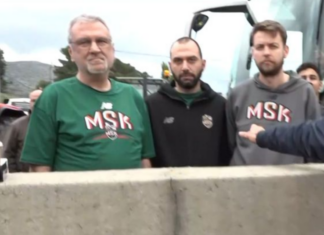 Μπλόκο αγροτών στην τουρκική ομάδα μπάσκετ Μερσίν στη Θήβα – Πήγαινε στην Καρδίτσα για αγώνα του BCL