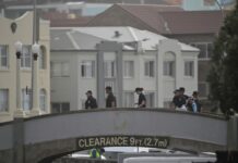 Αυστραλία: Πατέρας και γιος οι δράστες της σφαγής στο Σίδνεϊ – Είχαν άδεια για έξι όπλα