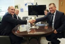 Ένας υπουργός – μαριονέτα που «πνίγει» την εικόνα της κυβέρνησης στα απόνερα του ΣΕΦ