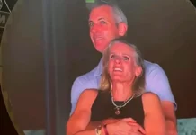 «Ήταν στιγμιαίο λάθος» – Λύνει τη σιωπή της η διευθύντρια HR που φιλήθηκε με το αφεντικό της στη συναυλία των Coldplay