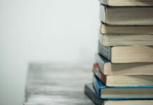 Με ΑΙ τα Άρλεκιν «ξεχνούν» τους μεταφραστές