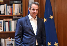 Χριστουγεννιάτικος «μποναμάς» στην κυβέρνηση από τα αρνητικά γκάλοπ και τα μπλόκα