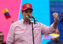 Μαδούρο: «Ψυχολογική τρομοκρατία από τις ΗΠΑ, θέλουμε ειρήνη, αλλά όχι ειρήνη των σκλάβων»