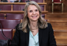 Έβγαλαν non paper πριν ολοκληρωθεί η κατάθεση Παπασταύρου