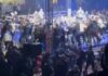 Απίστευτες εικόνες σε αγώνα kickboxing στη Σερβία: Άγρια επίθεση στον Γιάννη Τσουκάλα από δεκάδες άτομα πάνω στο ρινγκ