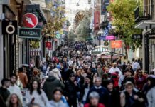 Εορταστικό ωράριο: Ανοιχτά μαγαζιά και σούπερ μάρκετ τις Κυριακές