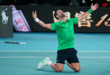 Η επιστροφή του «βασιλιά»: Ο Τζόκοβιτς «αποκαθήλωσε» τον Σίνερ και πέρασε στον τελικό της Μελβούρνης