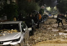 Βομβαρδισμένο τοπίο η Άνω Γλυφάδα: Λάσπη, καταστροφή και απόγνωση μετά την κακοκαιρία