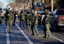 Η επικίνδυνη στροφή στον απολυταρχισμό της Αμερικής του Τραμπ