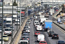 Σύσκεψη στο Μαξίμου για το κυκλοφοριακό: Ποια μέτρα περιλαμβάνονται στα τρία είδη προτάσεων