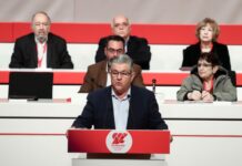 Ομόφωνα Γραμματέας του ΚΚΕ εξελέγη ξανά ο Κουτσούμπας