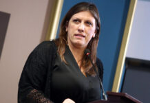 Η Ζωή Κωνσταντοπούλου βάζει «πλάτη» στον ακροδεξιό Κ. Πλεύρη κατά του Δ. Κουτσούμπα του ΚΚΕ