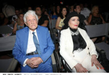 Δύσκολες ώρες για τη Ζωζώ Σαπουντζάκη – Πέθανε ο σύντροφός της Πύρρος Αναγνωστόπουλος