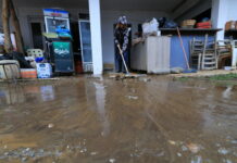 Θάλασσα και δρόμοι ενώθηκαν στον Αγιόκαμπο: «Ζητάμε εδώ και 30 χρόνια αντιπλημμυρικά έργα»