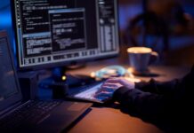 Φρίκη στο Βόλο: Μητέρα κατηγορείται για υπόθεση παιδικής πορνογραφίας με θύμα την ανήλικη κόρη της