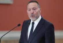 Στουρνάρας για Τσίπρα: «Αν η προειδοποίηση για κινδύνους βαπτίζεται “εκβιασμός”, τότε έχει αλλοιωθεί η έννοια της θεσμικής ευθύνης»