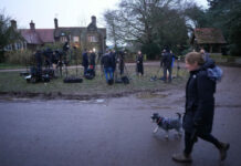 Πολιορκία στο βασιλικό κτήμα: Τι ψάχνουν οι Αρχές στο πρώην σπίτι του Άντριου