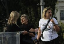 Βουτσινά εναντίον Καρυστιανού: Σας απαγορεύω να αναφέρεστε στον αδερφό μου – Είστε πολιτικός