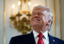 Ο Τραμπ επιλέγει τη διπλωματία της κανονιοφόρου για το Ιράν