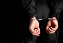 Ποινική δίωξη στον 17χρονο πατροκτόνο από τη Λέρο