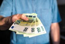 Φόροι και… έκτακτα επιδόματα: Τι θα δώσει η κυβέρνηση